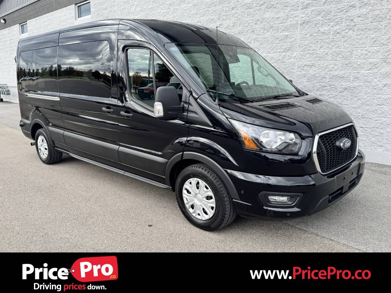 2024 Ford Transit Passenger Wagon T-350 XLT — Passenger Van — 29,341 mi — Maumee, OH