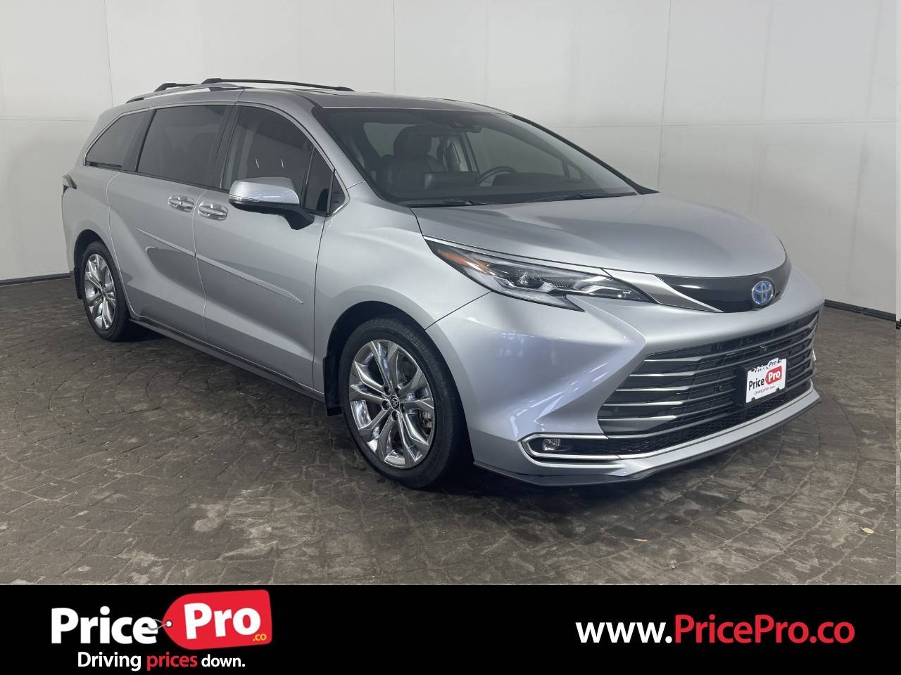 2023 Toyota Sienna Platinum — Minivan — 36,152 mi — Maumee, OH