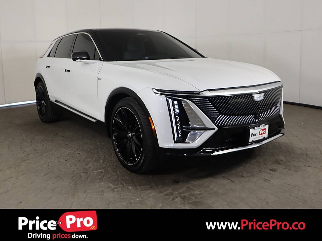 2025 Cadillac LYRIQ Luxury — SUV — 8,420 mi — Maumee, OH
