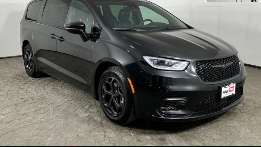 2022 Chrysler Pacifica Hybrid Limited — Minivan — 73,938 mi — Maumee, OH