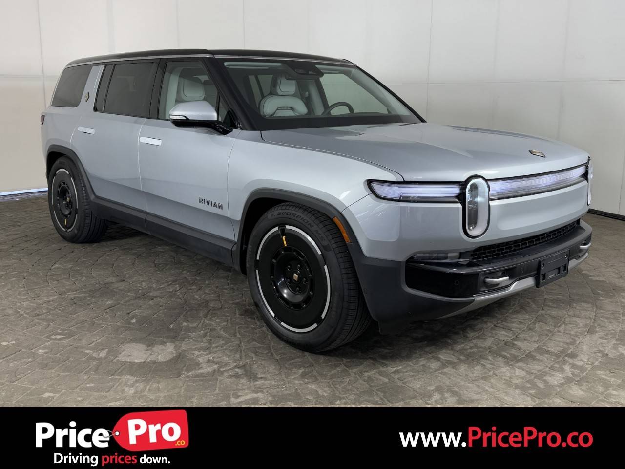 2025 Rivian R1S