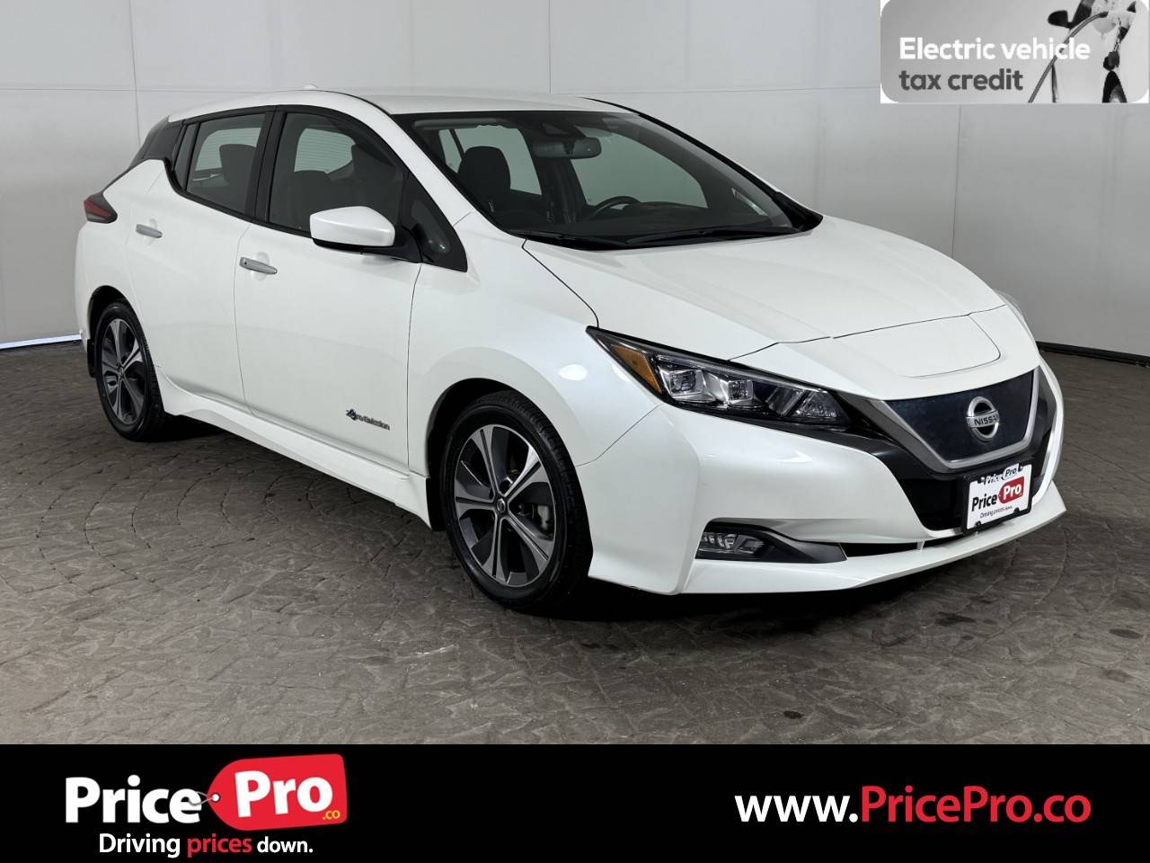 2018 Nissan LEAF SV — Hatchback — 27,797 mi — Maumee, OH