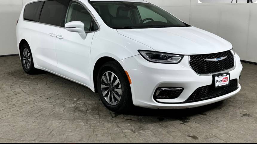 2022 Chrysler Pacifica Hybrid Touring L — Minivan — 68,528 mi — Maumee, OH