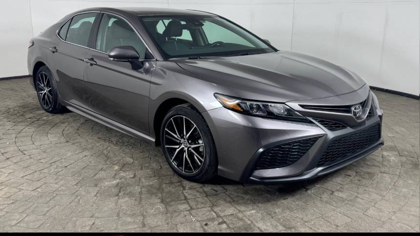 2024 Toyota Camry SE — Sedan — 16,599 mi — Maumee, OH
