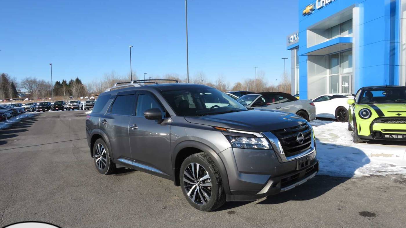 2023 Nissan Pathfinder Platinum — SUV — 14,915 mi — Liverpool, NY