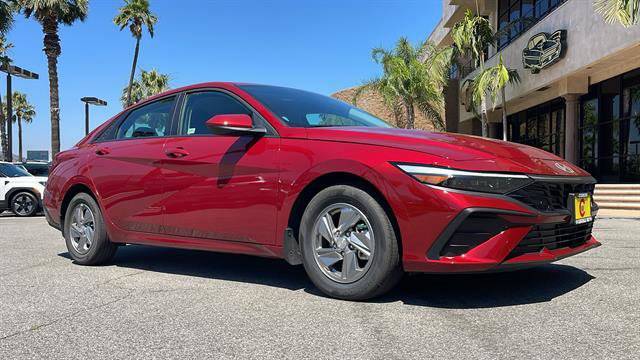 2025 Hyundai Elantra SE — Sedan — 4,418 mi — Corona, CA