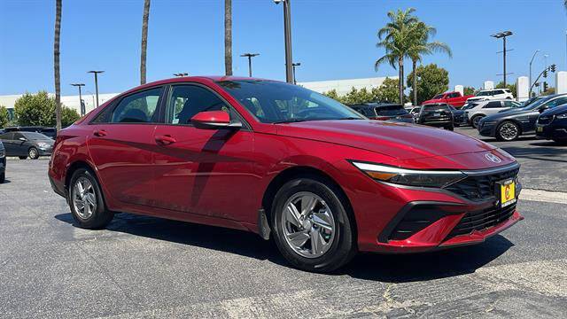 2025 Hyundai Elantra SE — Sedan — 2,319 mi — Corona, CA