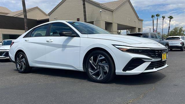 2025 Hyundai Elantra SEL Sport — Sedan — 4,116 mi — Corona, CA