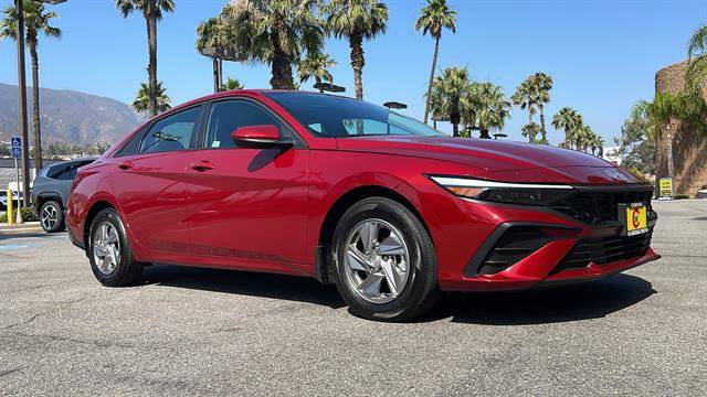 2025 Hyundai Elantra SE — Sedan — 2,052 mi — Corona, CA