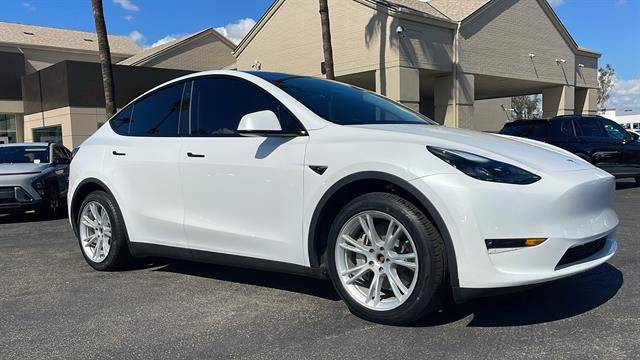 2024 Tesla Model Y Long Range — SUV — 33,472 mi — Corona, CA