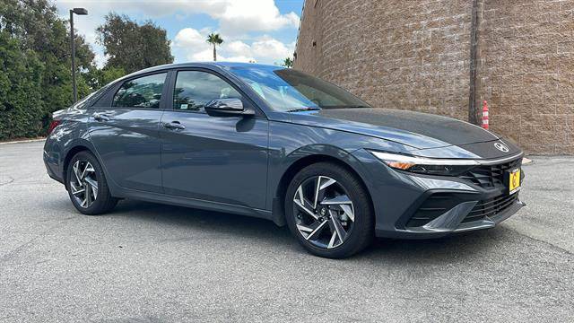 2025 Hyundai Elantra SEL Sport — Sedan — 4,065 mi — Corona, CA