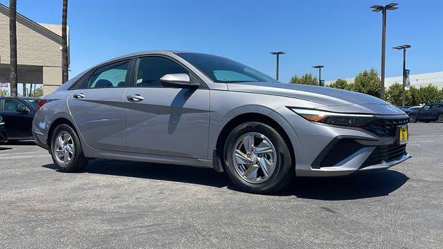 2025 Hyundai Elantra SE — Sedan — 2,923 mi — Corona, CA
