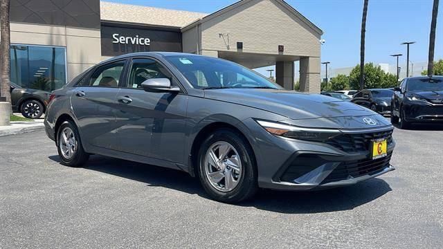 2025 Hyundai Elantra SE — Sedan — 2,038 mi — Corona, CA