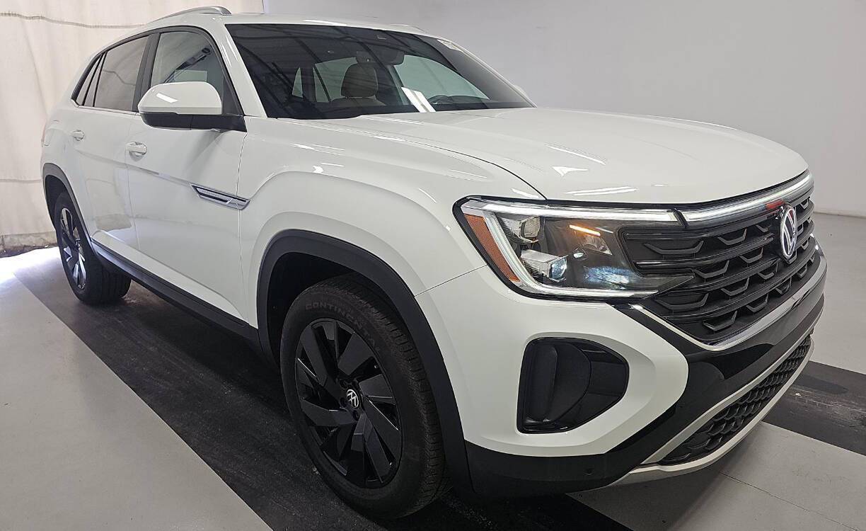 2024 Volkswagen Atlas Cross Sport SE with Technology — SUV — 8,275 mi — Spartanburg, SC