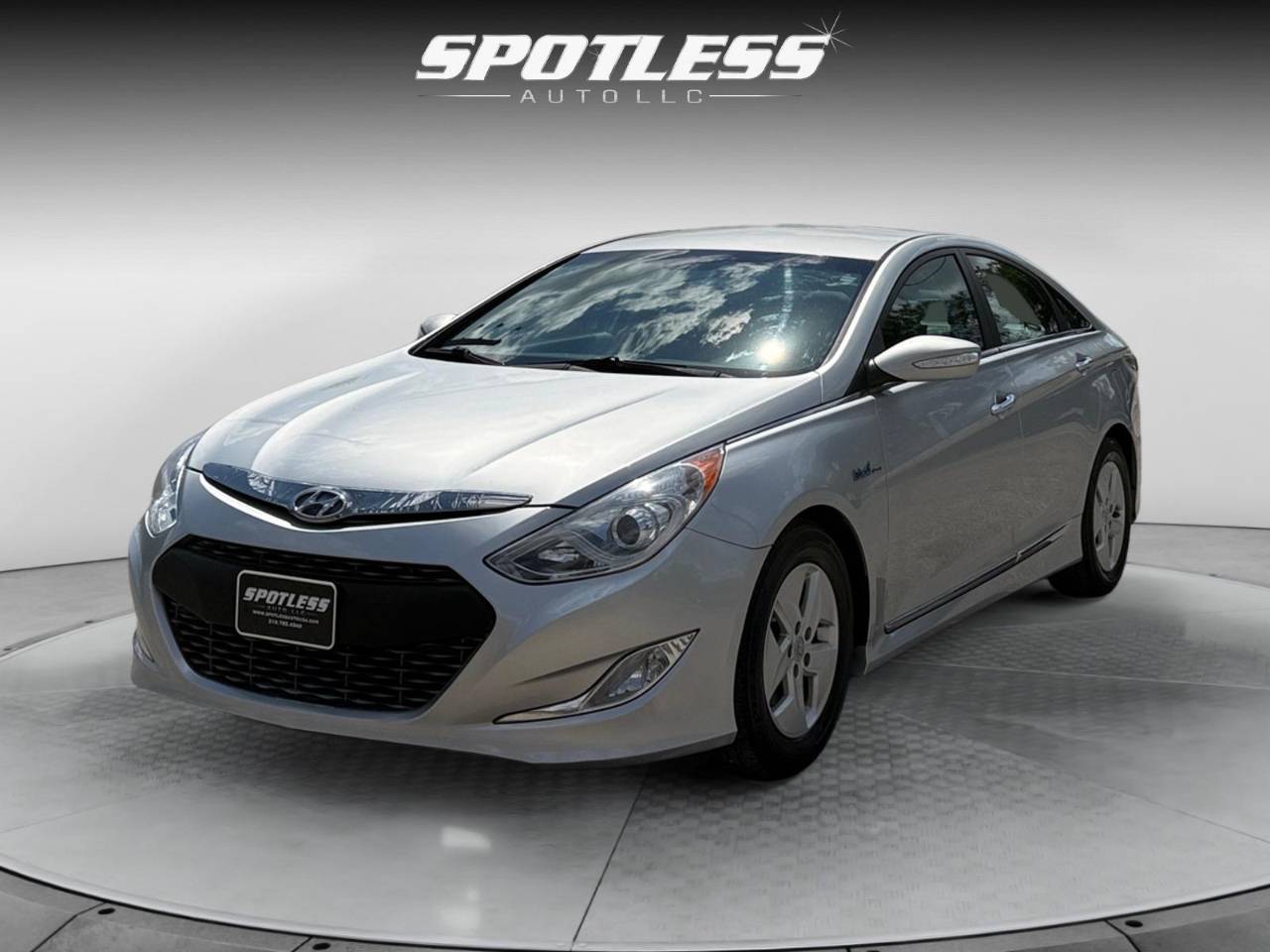 2012 Hyundai Sonata Hybrid Base — Sedan — 142,489 mi — San Antonio, TX