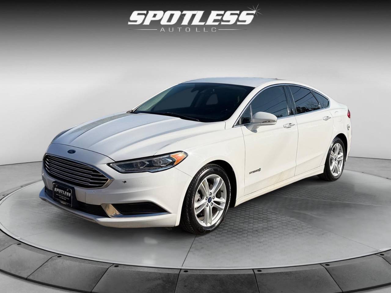 2018 Ford Fusion Hybrid SE — Sedan — 141,431 mi — San Antonio, TX