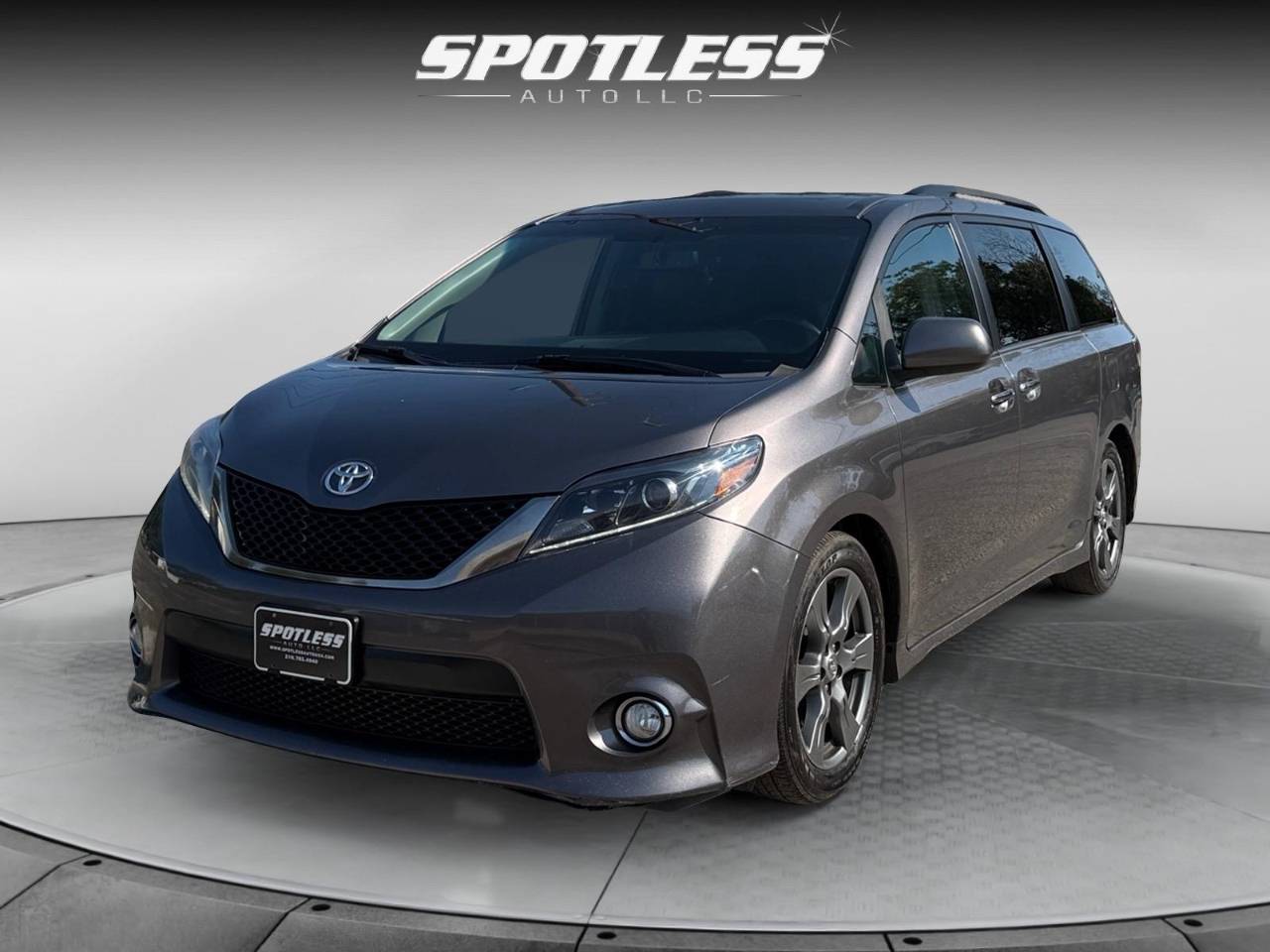 2017 Toyota Sienna SE — Minivan — 186,137 mi — San Antonio, TX