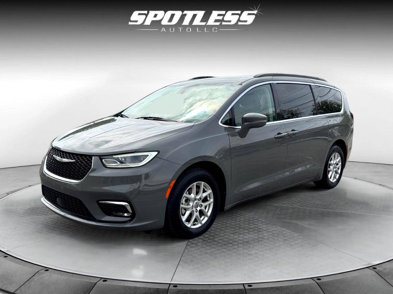 2022 Chrysler Pacifica Touring L — Minivan — 107,858 mi — San Antonio, TX