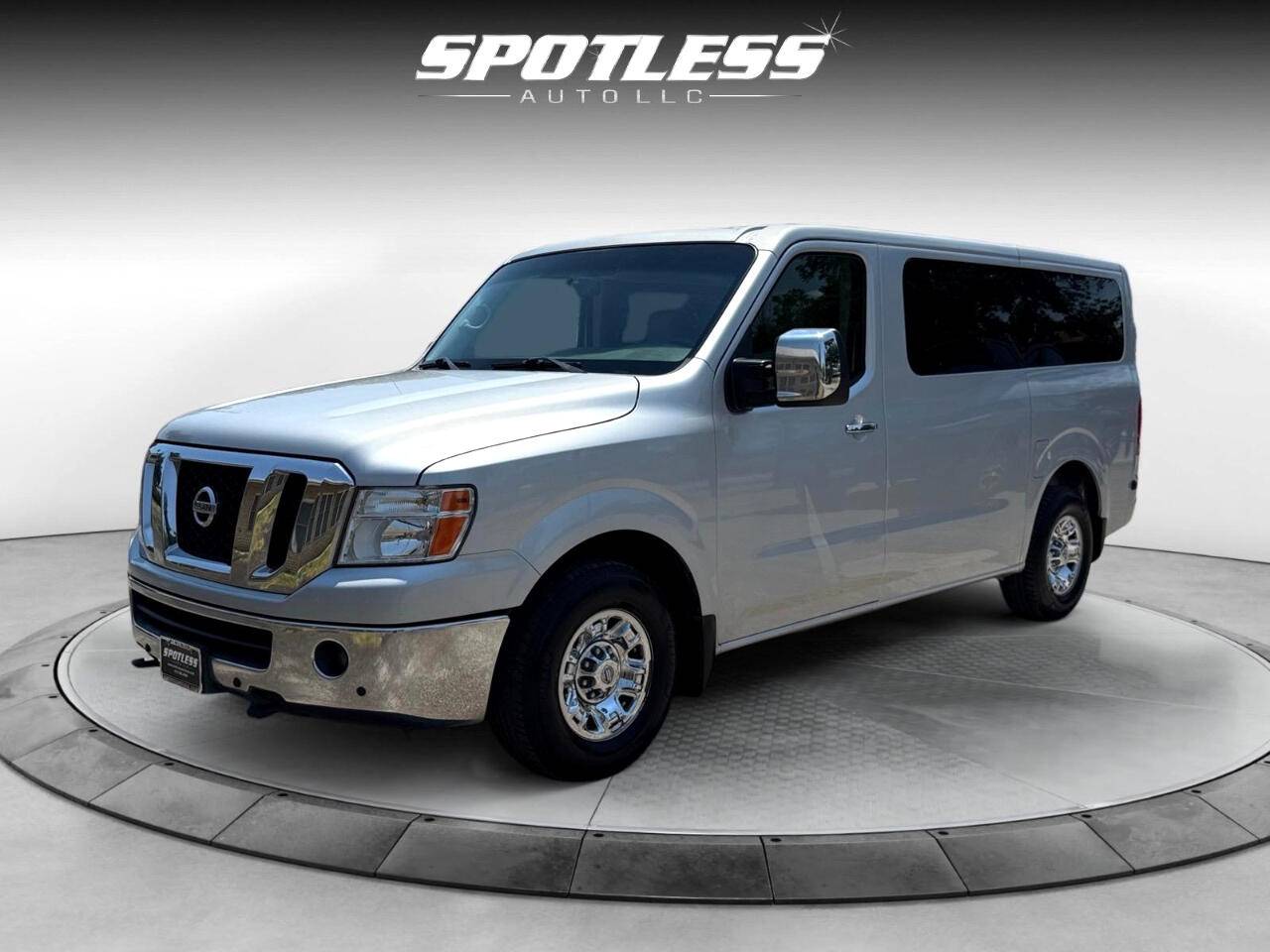 2018 Nissan NV Passenger NV3500 HD SL — Passenger Van — 158,563 mi — San Antonio, TX