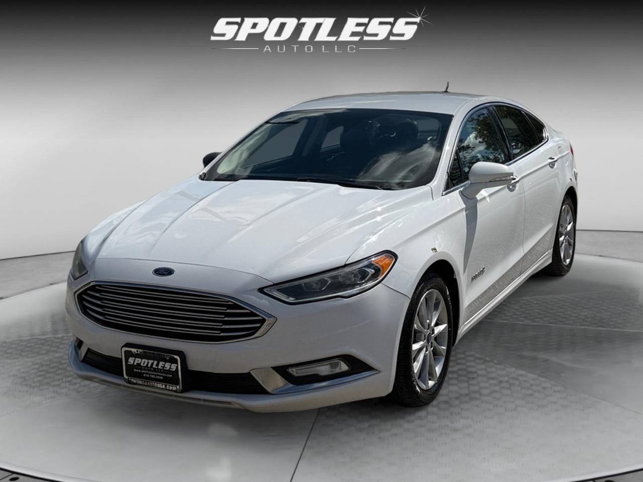 2017 Ford Fusion Hybrid SE — Sedan — 169,209 mi — San Antonio, TX