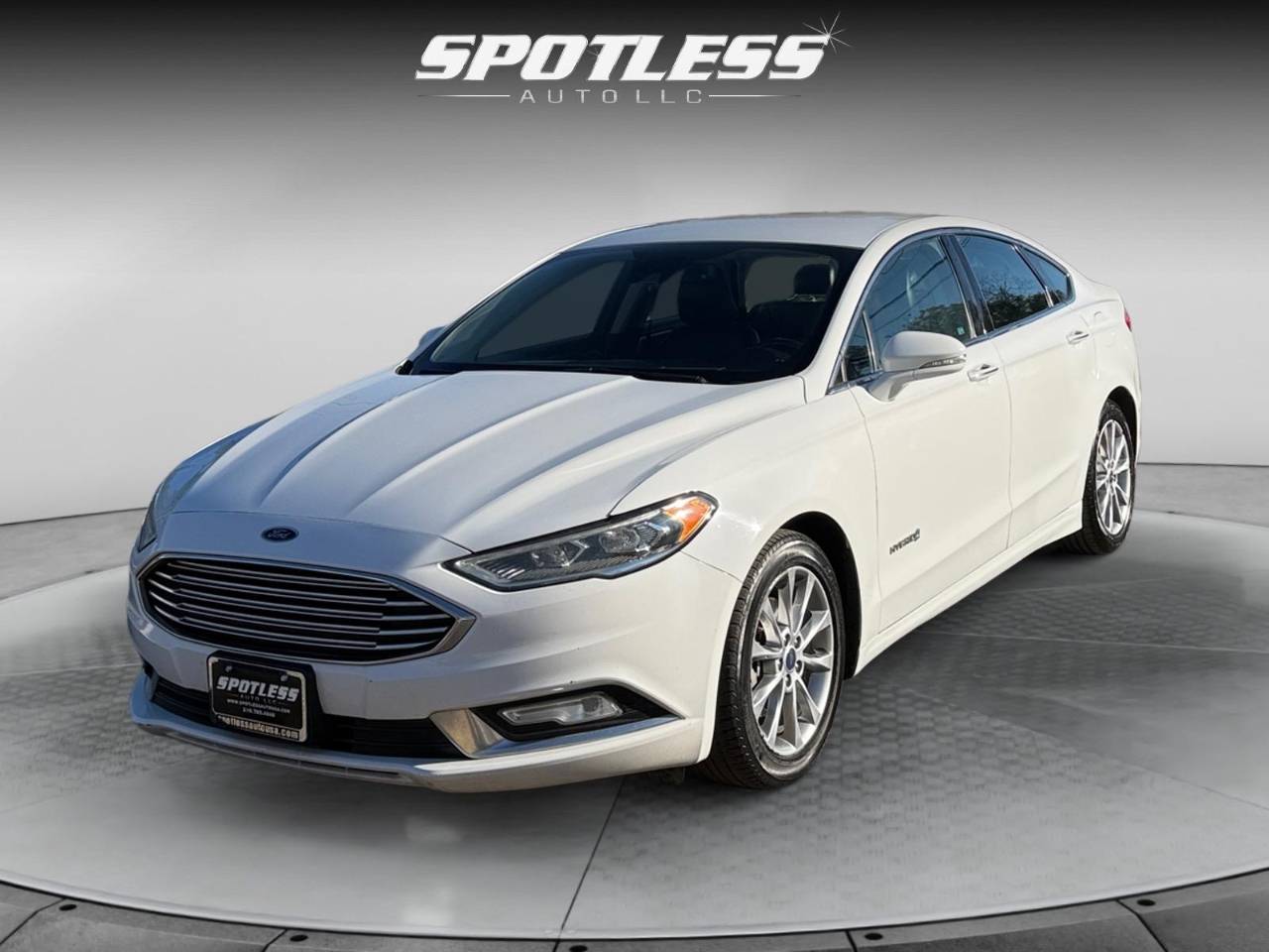 2017 Ford Fusion Hybrid SE — Sedan — 138,741 mi — San Antonio, TX