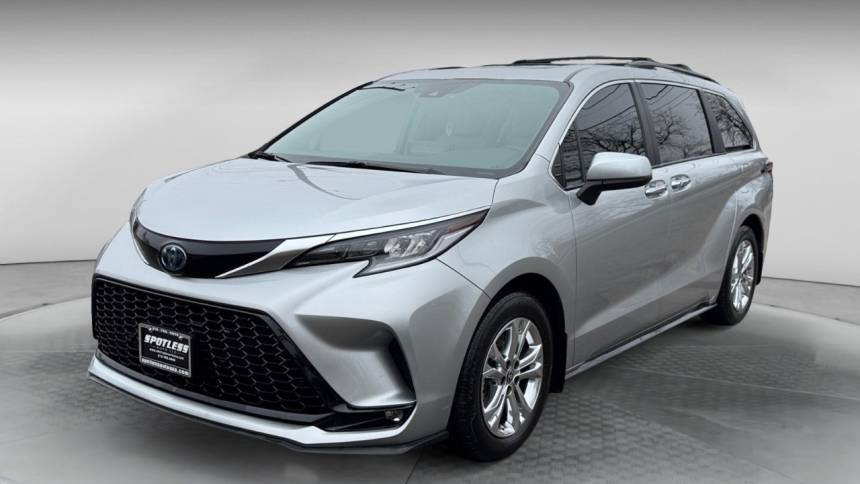 2022 Toyota Sienna XSE — Minivan — 30,667 mi — San Antonio, TX