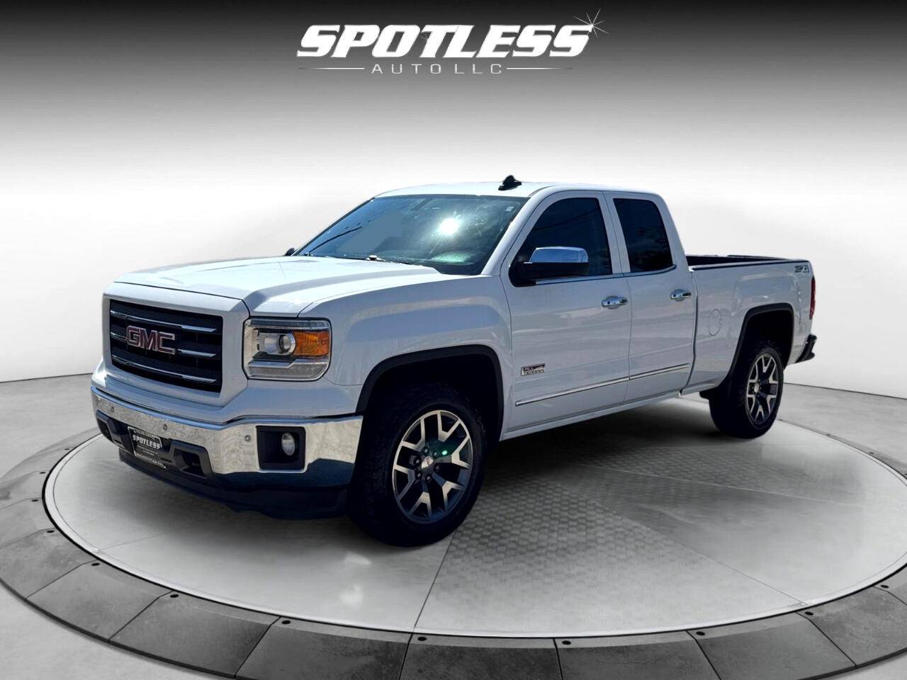 2015 GMC Sierra 1500 SLT — Pickup Truck — 146,372 mi — San Antonio, TX