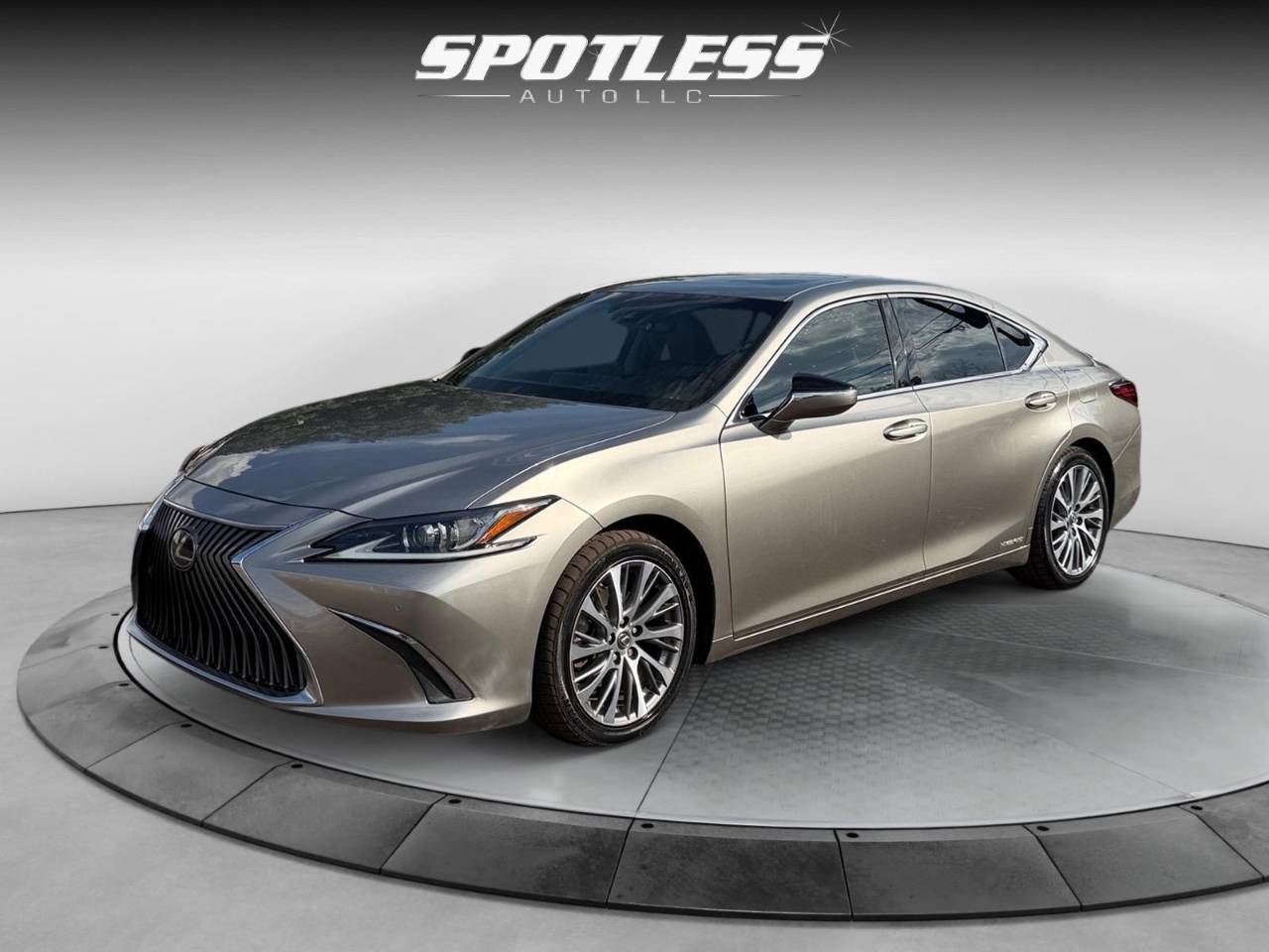 2020 Lexus ES ES 300h — Sedan — 119,330 mi — San Antonio, TX