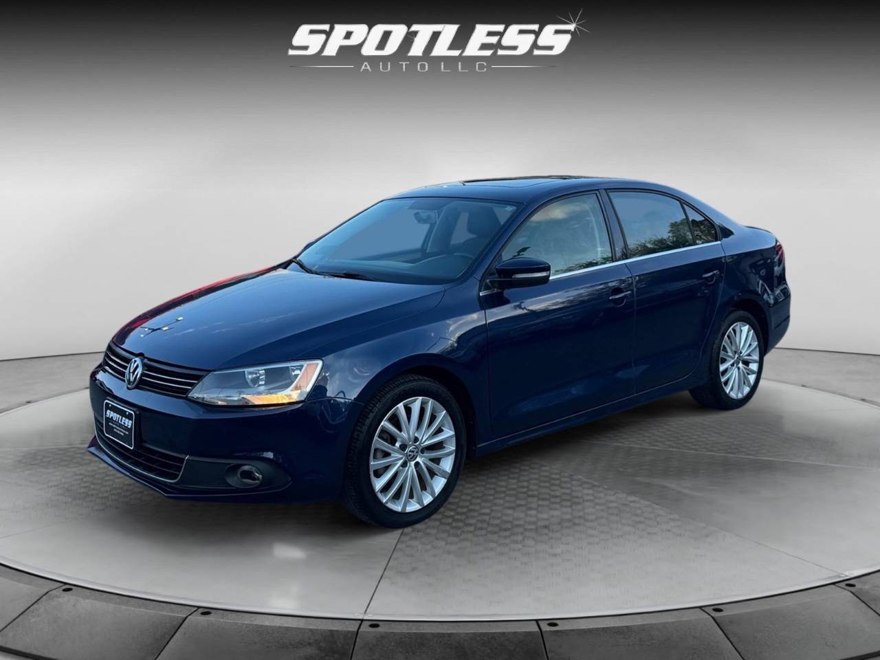 2012 Volkswagen Jetta SEL — Sedan — 140,313 mi — San Antonio, TX