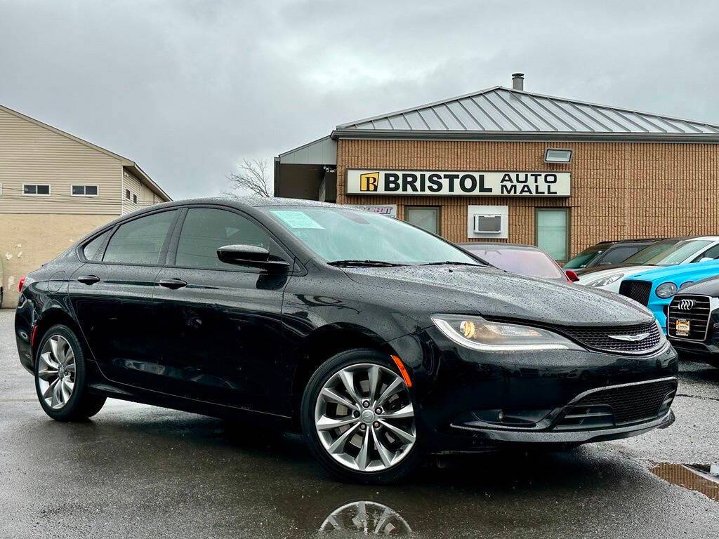 2015 Chrysler 200 S — Sedan — 115,133 mi — Levittown, PA