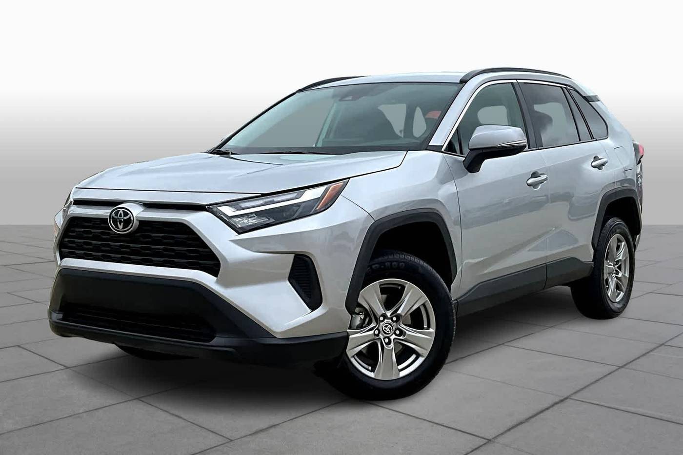 2024 Toyota RAV4 XLE — SUV — 33,193 mi — Friendswood, TX