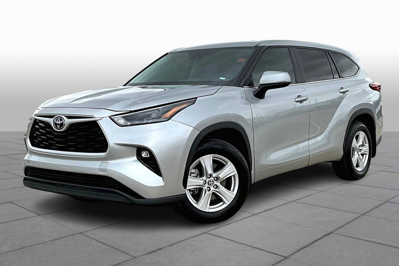 2023 Toyota Highlander LE — SUV — 47,623 mi — Friendswood, TX