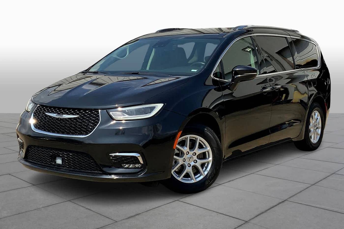 2021 Chrysler Pacifica Touring L — Minivan — 71,917 mi — Houston, TX
