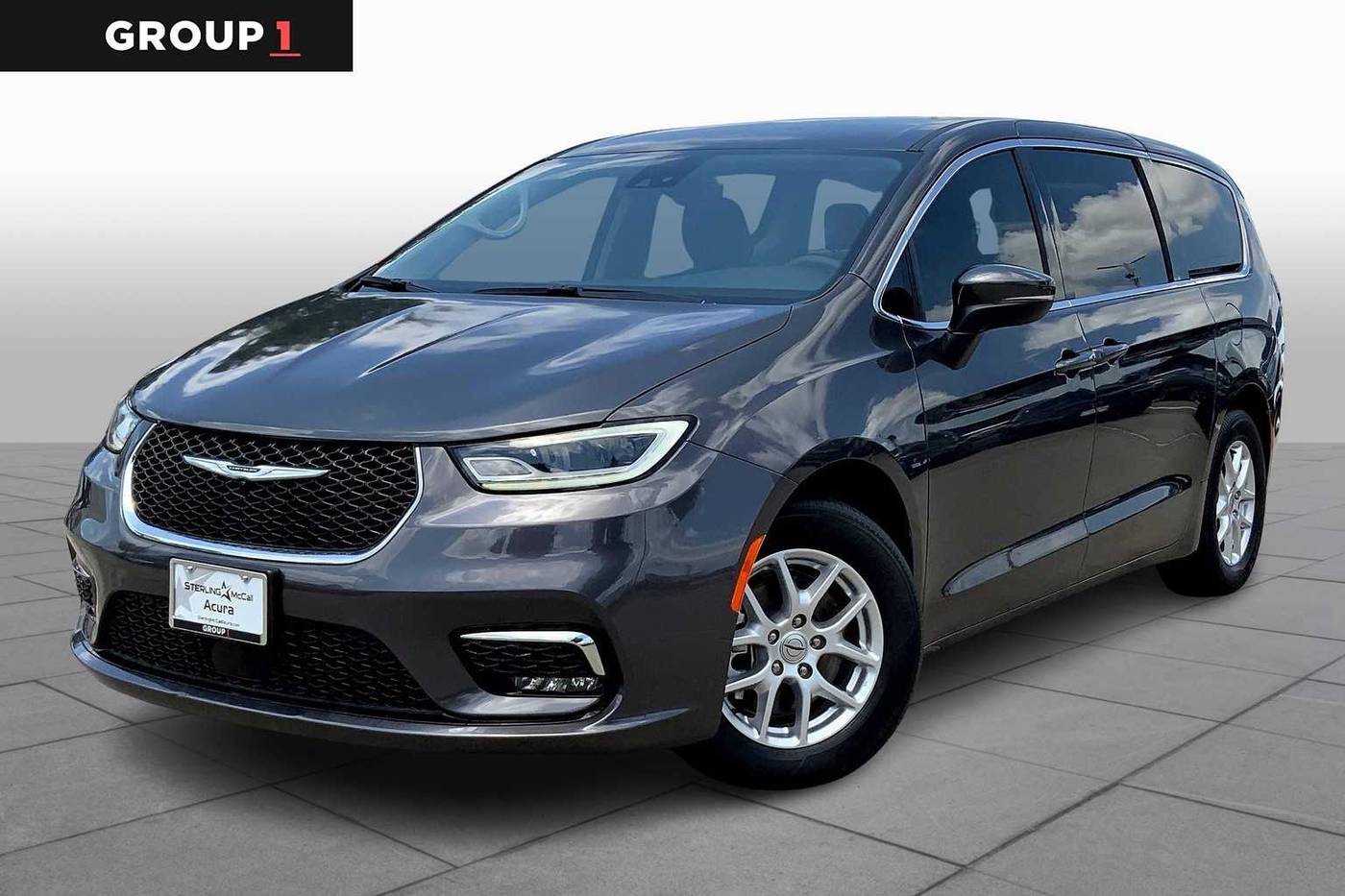2023 Chrysler Pacifica Touring L — Minivan — 23,210 mi — Houston, TX