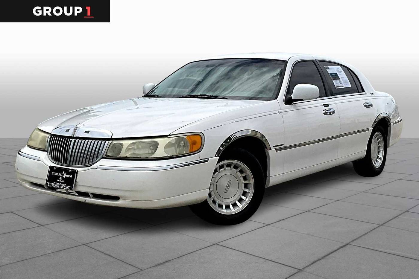 2000 Lincoln Town Car Executive — Sedan — 151,106 mi — Houston, TX