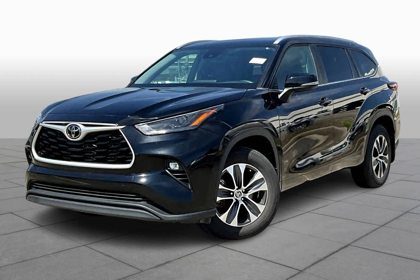 2024 Toyota Highlander XLE — SUV — 32,991 mi — Houston, TX