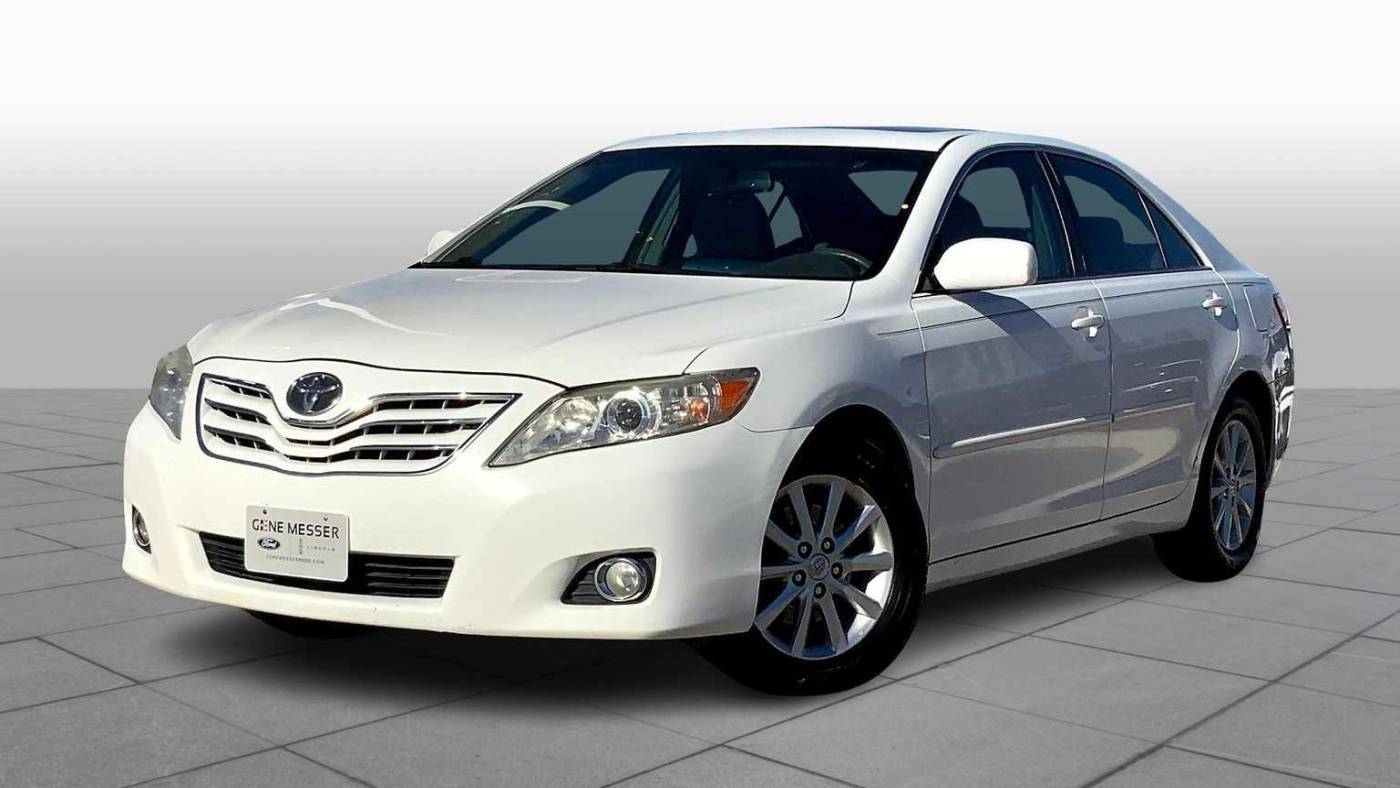 2011 Toyota Camry XLE V6 — Sedan — 178,393 mi — Lubbock, TX