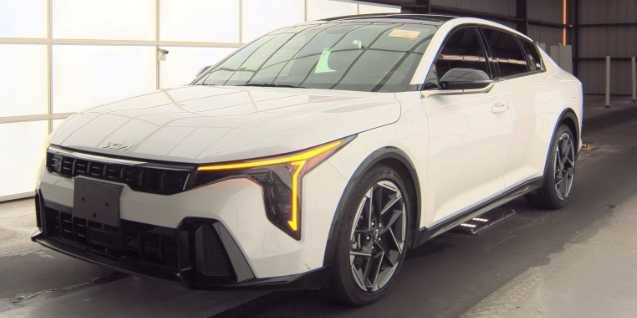 2025 Kia K4 GT-Line — Sedan — 13,375 mi — Lubbock, TX
