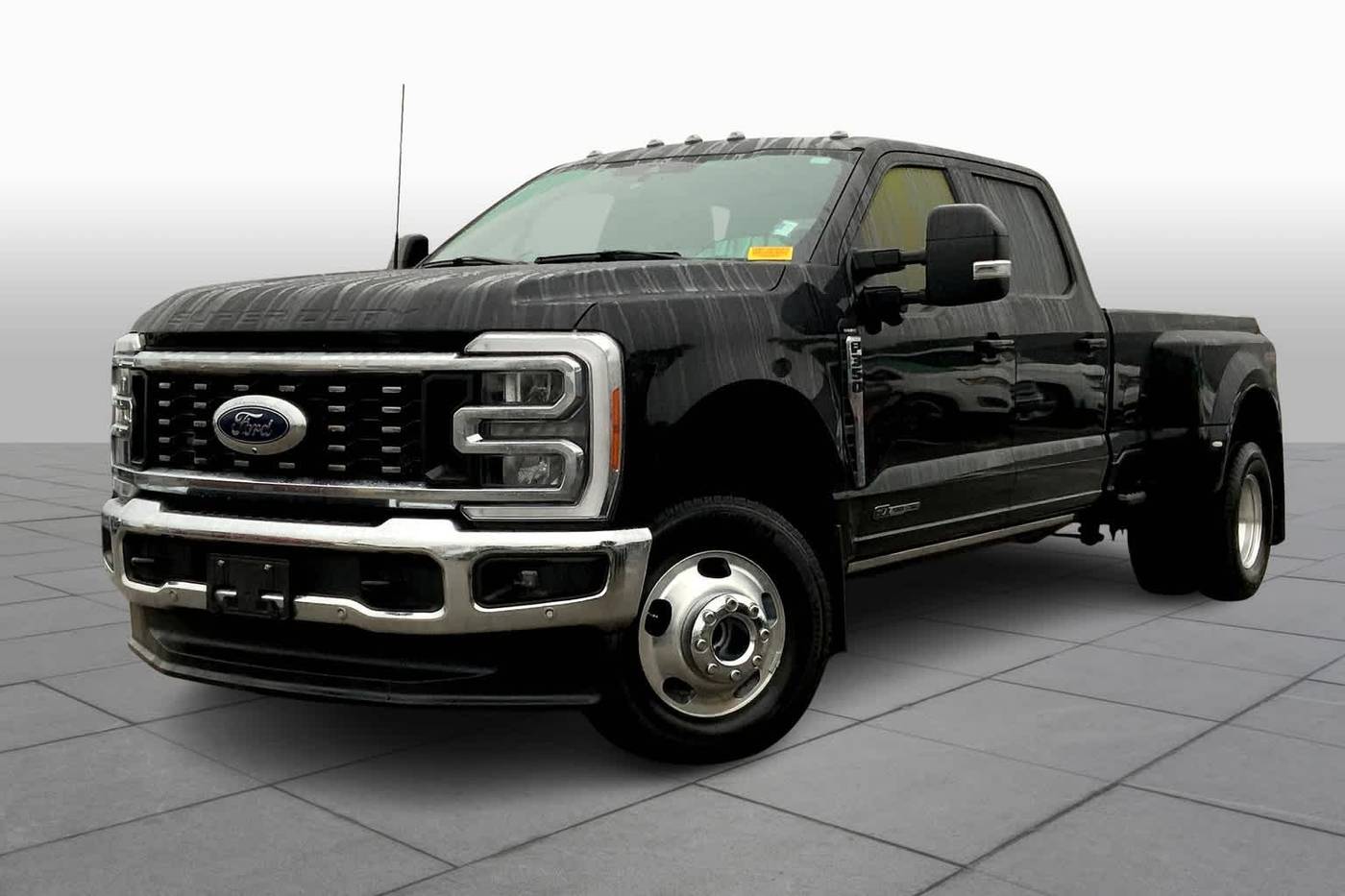 2023 Ford Super Duty F-350 LARIAT — Pickup Truck — 32,846 mi — Rockwall, TX