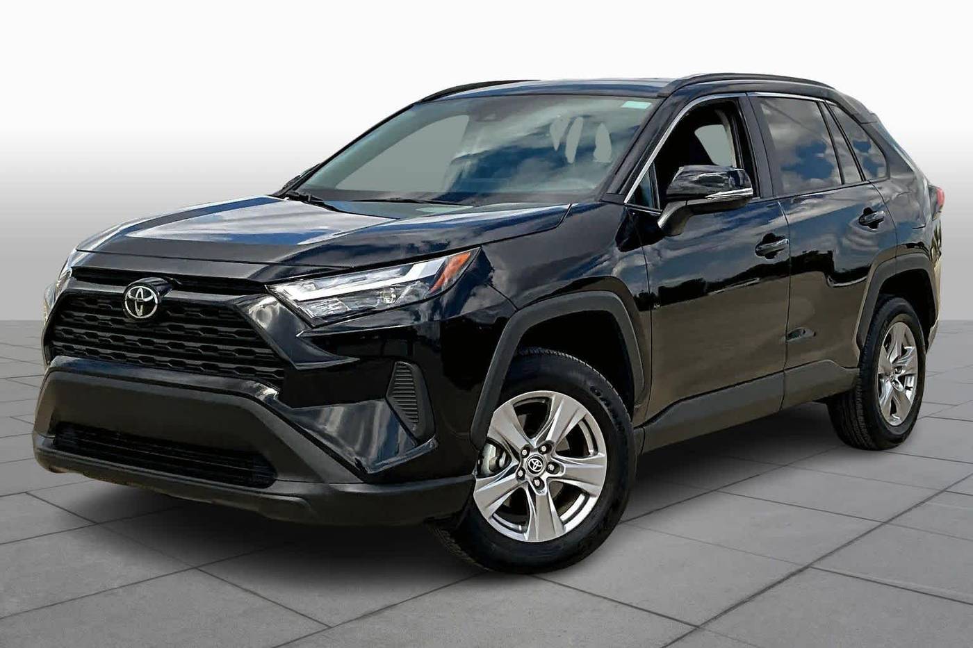 2025 Toyota RAV4 XLE — SUV — 20,127 mi — Houston, TX