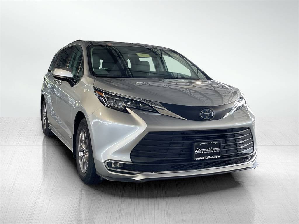 2021 Toyota Sienna XLE — Minivan — 25,458 mi — Gaithersburg, MD