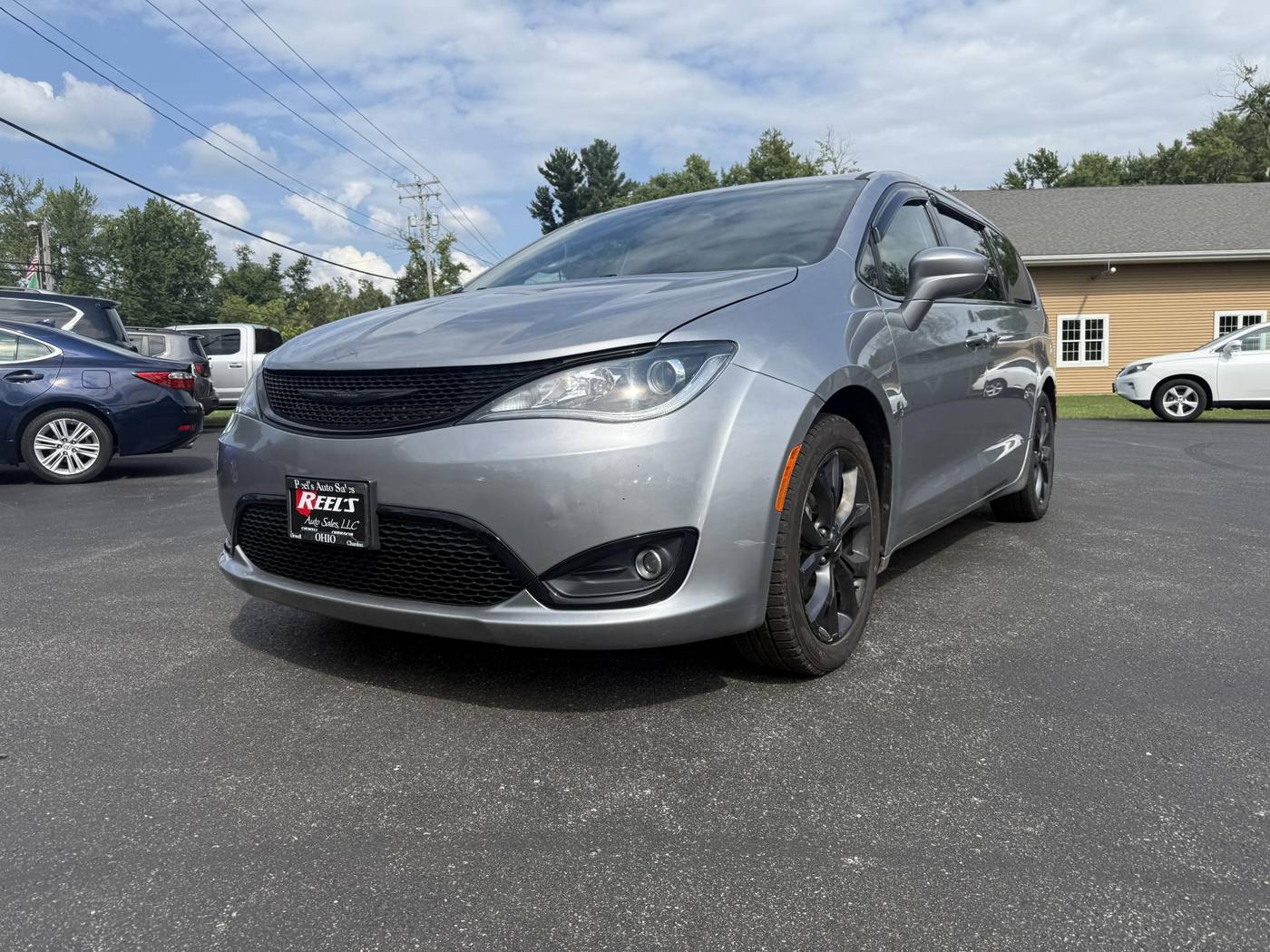 2019 Chrysler Pacifica Touring Plus — Minivan — 77,312 mi — Orwell, OH