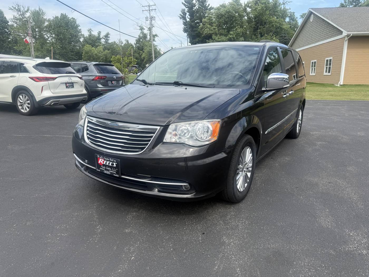 2015 Chrysler Town & Country Touring-L — Minivan — 105,961 mi — Orwell, OH