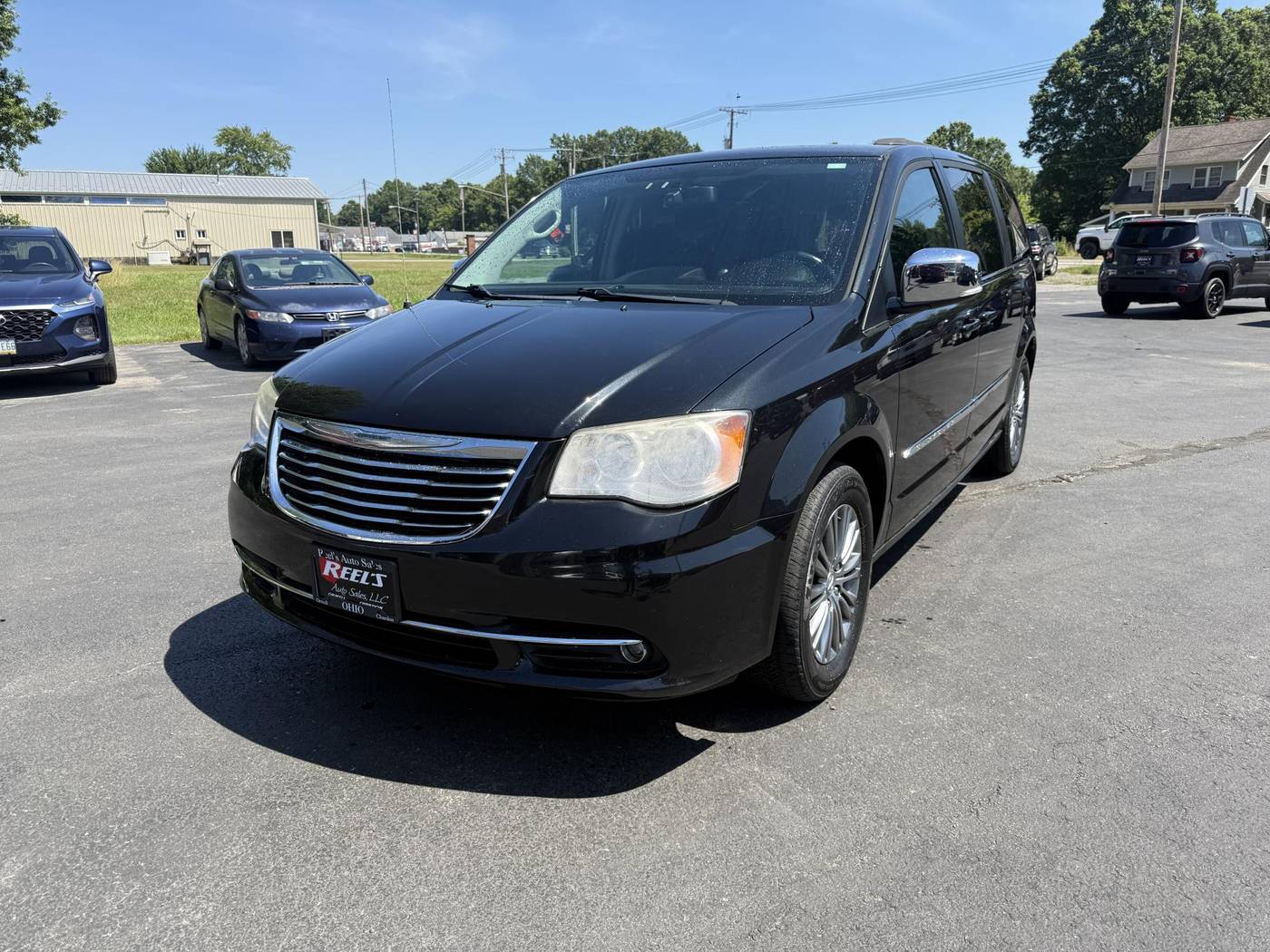 2014 Chrysler Town & Country Touring-L — Minivan — 89,847 mi — Orwell, OH