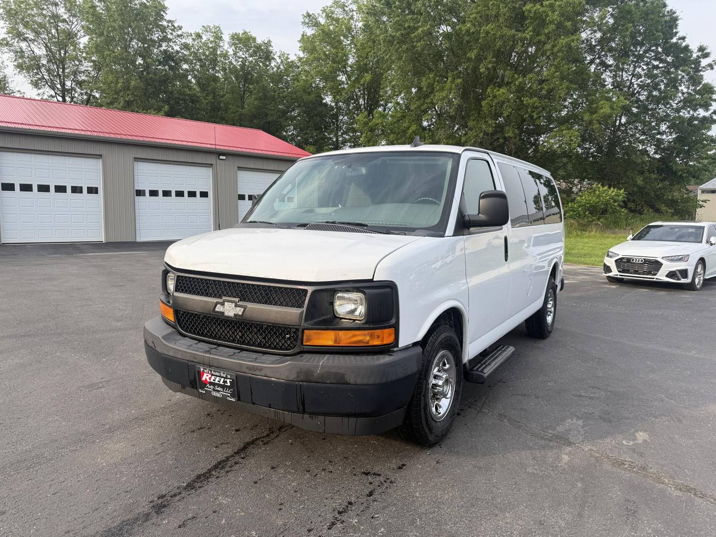 2017 Chevrolet Express Passenger LS — Passenger Van — 95,990 mi — Orwell, OH