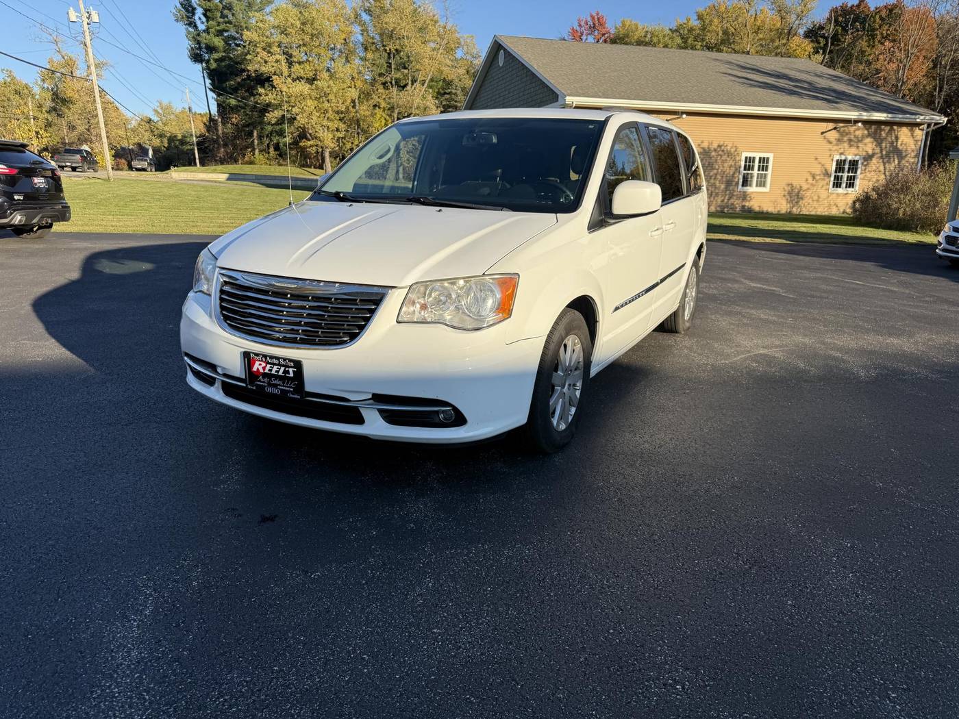 2015 Chrysler Town & Country Touring — Minivan — 96,150 mi — Orwell, OH