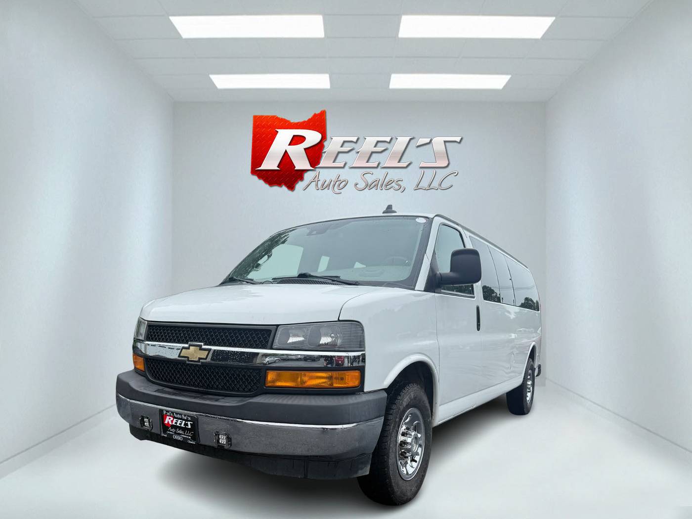 2020 Chevrolet Express Passenger LT — Passenger Van — 103,084 mi — Orwell, OH