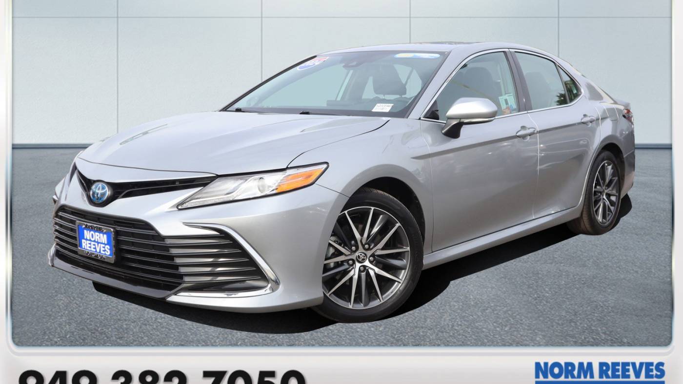 2024 Toyota Camry Hybrid XLE — Sedan — 14,417 mi — Irvine, CA