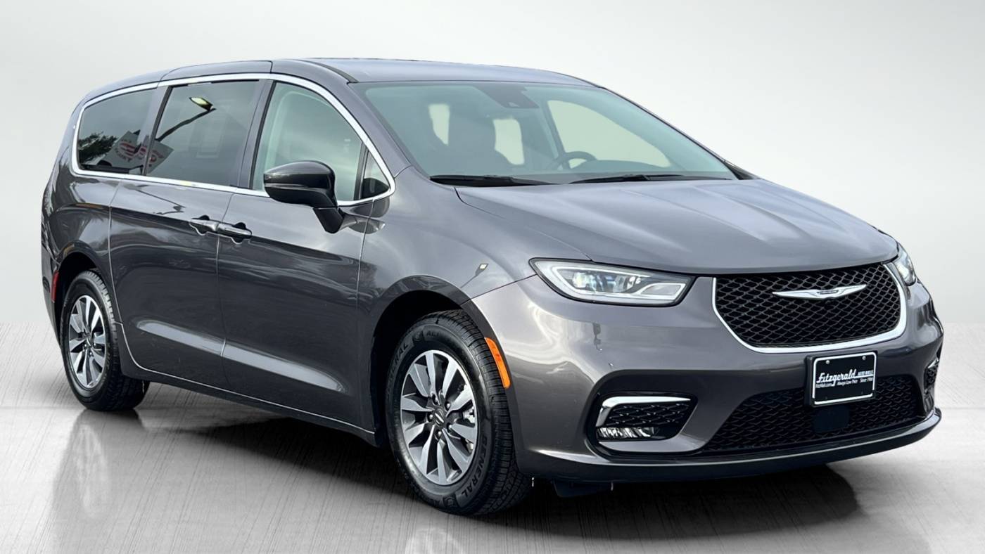 2022 Chrysler Pacifica Hybrid Touring L — Minivan — 62,537 mi — Frederick, MD