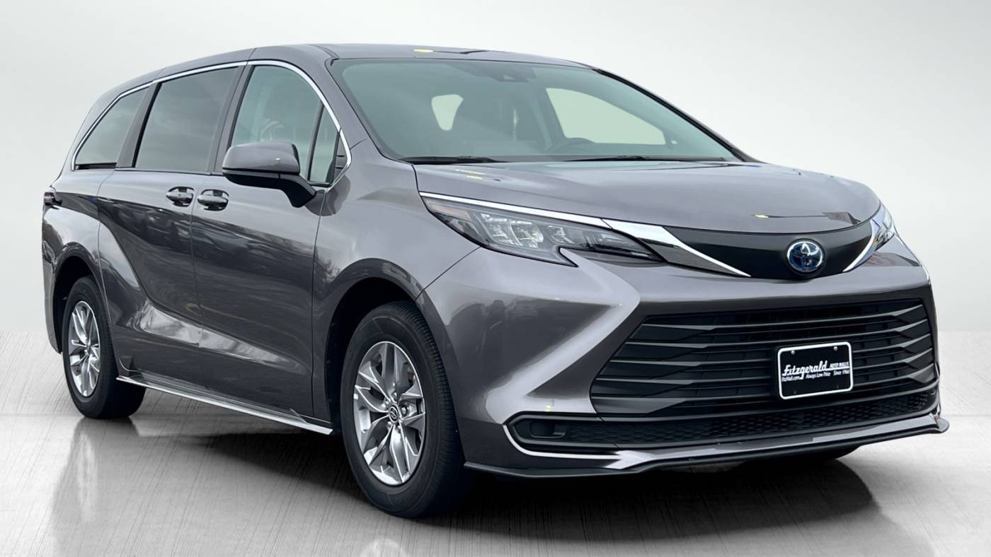 2024 Toyota Sienna LE — Minivan — 19,470 mi — Frederick, MD